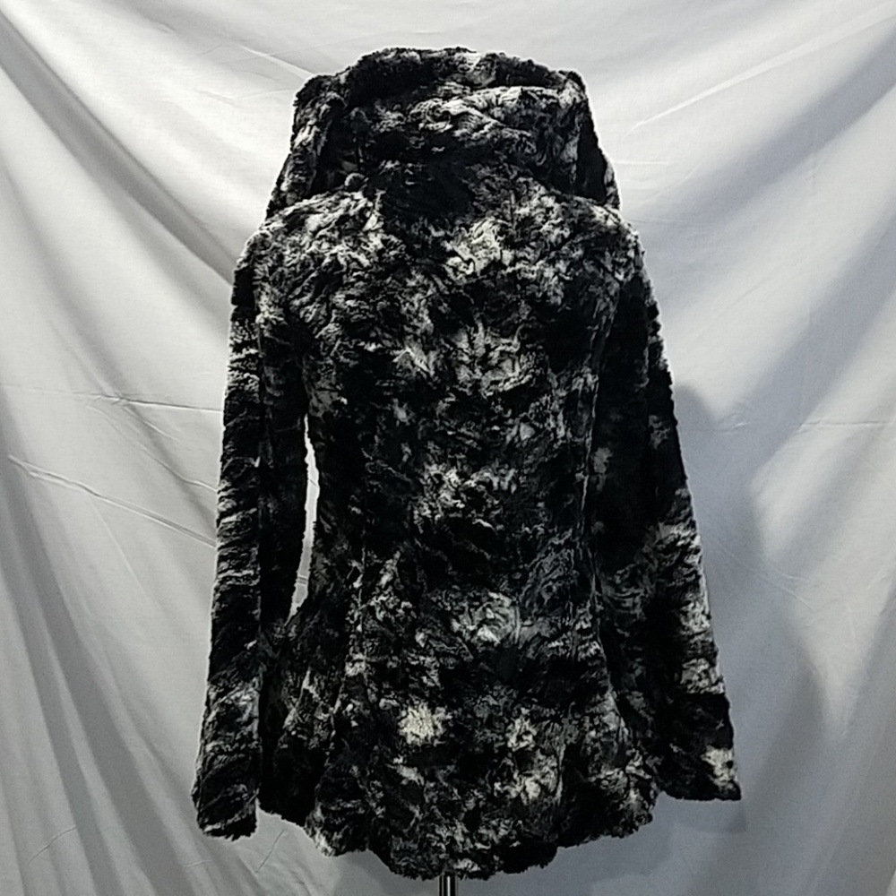 Faux Fur Jacket - Picture 6 of 7